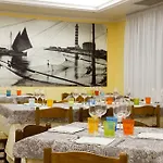 Eugenia Hotel 3*